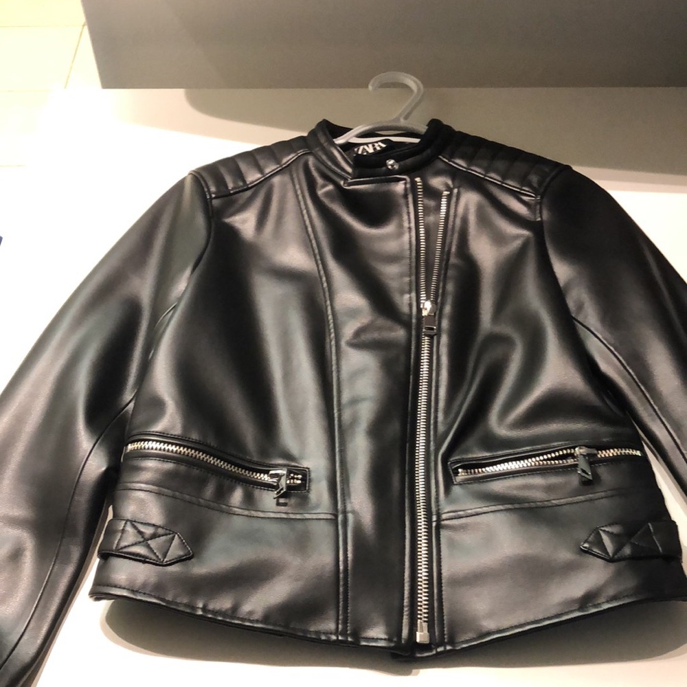 Zara leather jacket Women MEDIUM